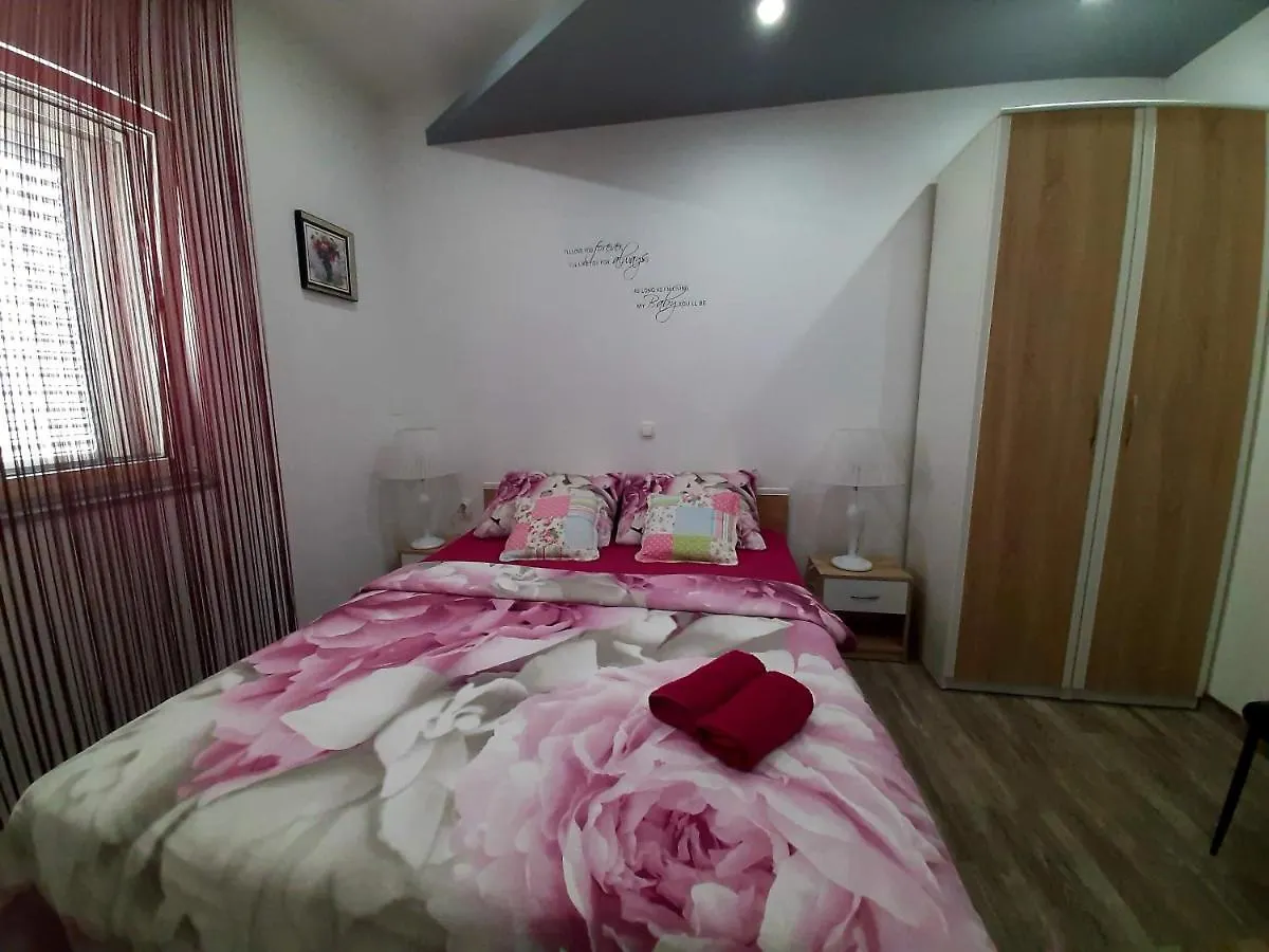 Apartment Apartmani Villa Anna Razanac