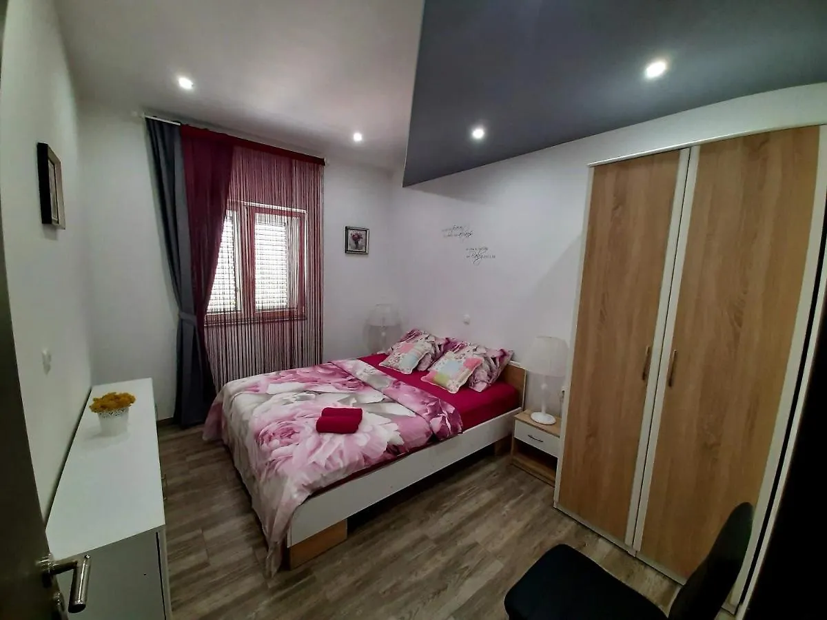 Apartmani Villa Anna Razanac