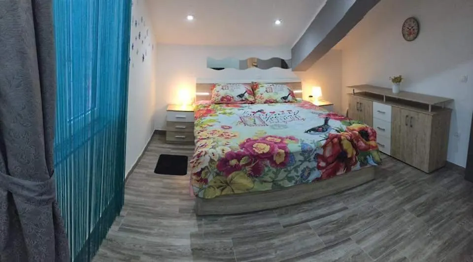 Apartmani Villa Anna Razanac 0*,